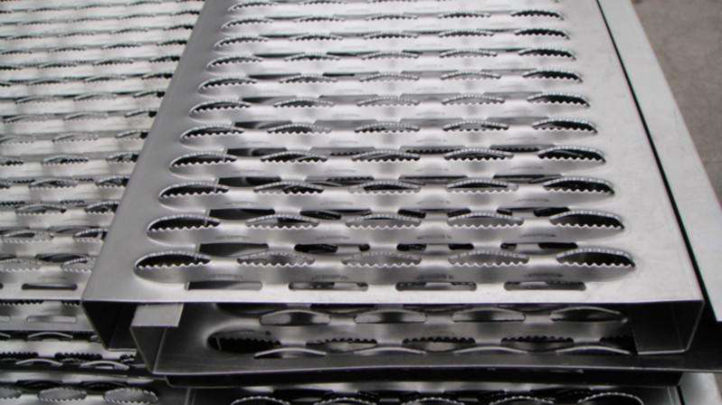 鱼鳞孔防滑板图